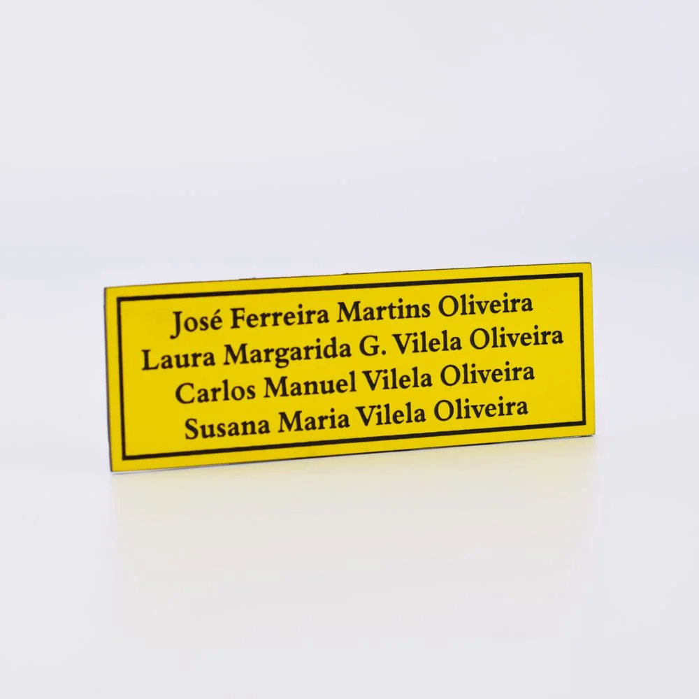 Placa com Nomes em Gravoplay
