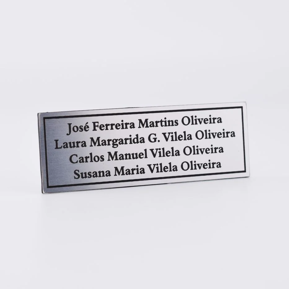 Placa com Nomes em Gravoplay